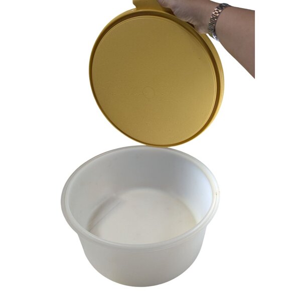 Vintage Tupperware Cake Keeper Carrier Yellow & White Harvest Gold Lid 12" Diame - Picture 5 of 6